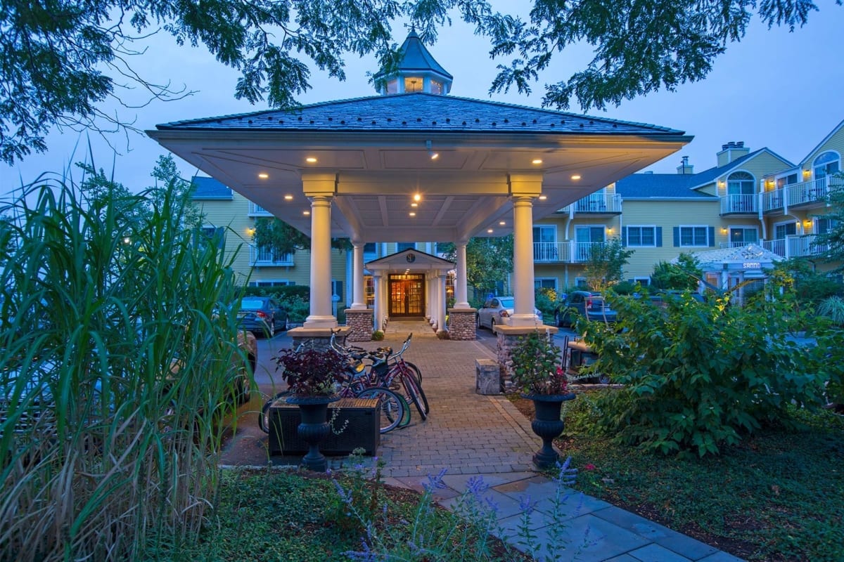 Hotel driveway and entrance.